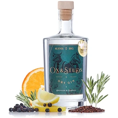 Abbildung von Ox &amp; Studs® Dry Gin [1 x 0,5 L] Handgefertigter Premium aus dem Schwarzwald Traditionell mit klassischem Wacholderaroma frischen Zitrusfrüchten