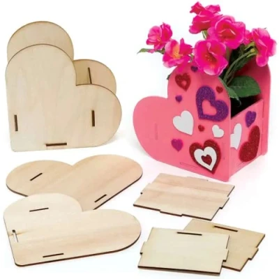 Abbildung von Baker Ross Herz Holz Bastelset Blumentopf 3er Pack, Valentins Basteln für Kinder (FC435)