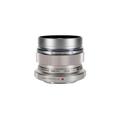 Abbildung von Olympus M.Zuiko Digital ED 12mm F2.0 Objektiv, lichtstarke Festbrennweite, geeignet für alle MFT Kameras (Olympus OM D &amp; PEN Modelle, Panasonic G Serie), silber