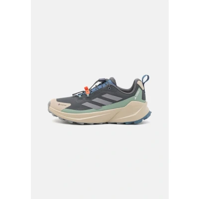 Abbildung von Adidas Terrex Trailmaker 2 Goretex Speed LACE Hikingschuh, Herren, Größe: 40, Carbon/grey three/silver green Schuhe