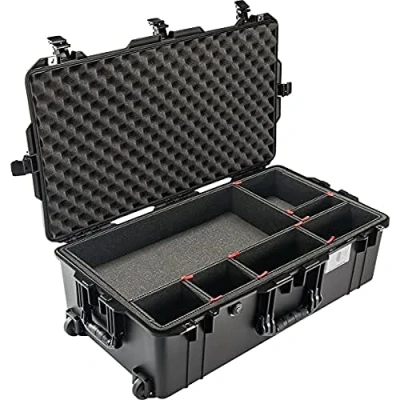 Abbildung von Peli 1615 Air mit Trekpak Insert Koffer, Schwarz