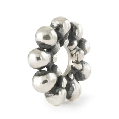 Abbildung von Trollbeads Frühlings Kollektion Blühende Verbindungen 2024 Silberbeads (Leuchtende TAGBE 10278)