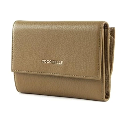 Abbildung von COCCINELLE Geldbörse Metallic Soft, aus echtem Rindsleder