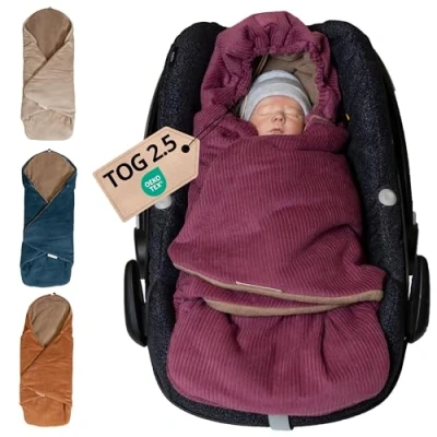 Abbildung von ULLENBOOM Einschlagdecke Babyschale, 100% OEKO TEX Materialien, Ideal für Herbst und Winter, Cord Berry (Made in EU) Babydecke Kindersitz oder Kinderwagen, kuschelige Decke Babys
