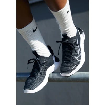 Abbildung von Nike Performance FREE NEXT Nature Laufschuh Natural running, Damen, Größe: 39, Black/white/anthracite Schuhe