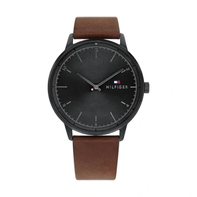 Abbildung von Tommy Hilfiger Analog Quarzuhr für Herren mit Braunes Lederarmband 1791876