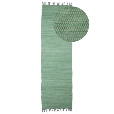 Abbildung von carpetfine Flickenteppich Kelim Chindi Uni Läufer Grün 60x180 cm, handgewebt Fleckerlteppich aus Baumwolle für Wohnzimmermit Fransen