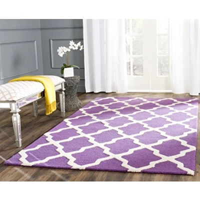 Abbildung von SAFAVIEH Geometrisch Teppich für Wohnzimmer, Esszimmer, Schlafzimmer Cambridge Collection, Kurzer Flor, Lila und Elfenbein, 183 X 274 cm