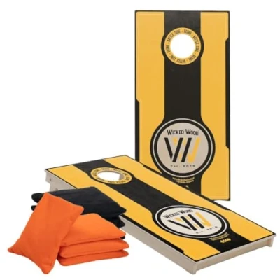 Abbildung von Cornhole Set 120 x 60 cm Wicked Wood Offizielle ACL Empfehlung Enthält 2 4 Taschen Für Outdoor (Battle Zone Design)