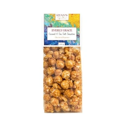 Abbildung von Everly Grace Popcorn Caramel &amp; Sea Salt Sensation, 100 g Tüten mit Karamell und Meersalz aus unserer Manufaktur in Augsburg, Deutschland