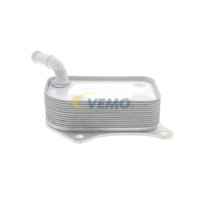 Abbildung von VEMO V15 60 6071 Ölkühler ohne Dichtung Original Qualität AUDI: A4 B7 Avant, Limousine, A6 C5 VOLKSWAGEN: Passat B5 GP Variant