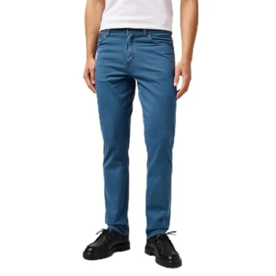 Abbildung von Wrangler Herren Jeans Texas Slim Fit Jeanshose, Dark Dusty Blue,38W / 32L