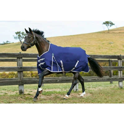 Abbildung von Weatherbeeta Lite Turnout Rug Comfitec Essential Standard Neck 0g Navy/Silver/Red 105/155