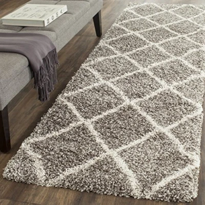 Abbildung von SAFAVIEH Zottelig Teppich für Wohnzimmer, Esszimmer, Schlafzimmer Hudson Shag Collection, Hoher Flor, Grau und Elfenbein, 69 X 244 cm