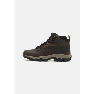 Abbildung von Columbia Newton Ridge PLUS II Waterproof Hikingschuh, Herren, Größe: 48, Squash Schuhe