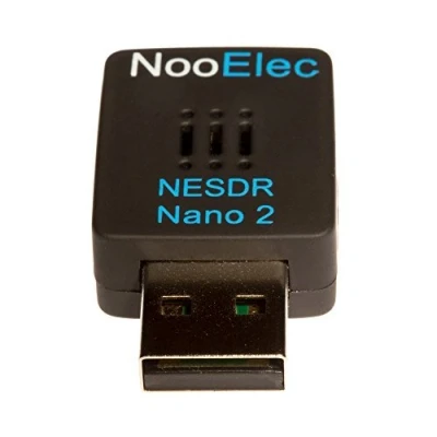 Abbildung von Nooelec NESDR Nano 2 Winziges Schwarzes RTL SDR USB Set (RTL2832U + R820T2) mit MCX Antenne. Software Defined Radio, DVB T und ADS B Kompatibel, ESD Sicher