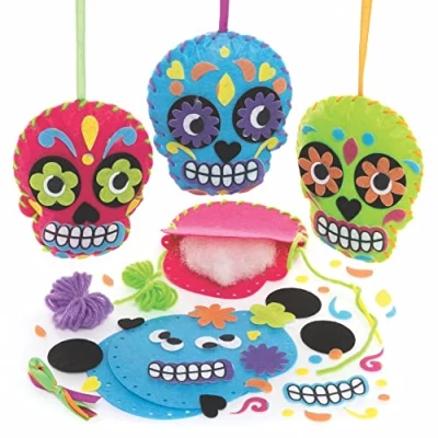 Abbildung von Baker Ross FE728 Tag der Toten Bastelset Nähset für Kinder 3er Pack, zum Nähen Kinder, Halloween Bastelsets, Party Aktivitäten