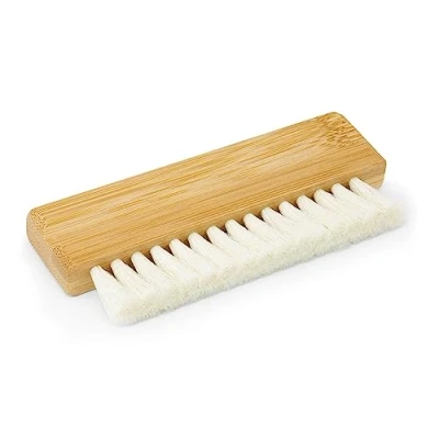 Abbildung von Dynavox Schallplattenbürste ZB110, Vinyl Reinigungsbürste mit Ziegenhaar Borsten zur schonenden Reinigung, Echtholz Griff, Bambusholz