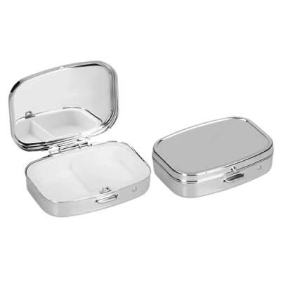 Abbildung von kwmobile Aufbewahrungsdose 2x Edelstahl Tablettenbox mit 2 Fächern 5,5 x 4 1,5cm (1 St), Pillendose klein Tablettendose Tragbare Pillenbox Medikamentenbox Dose
