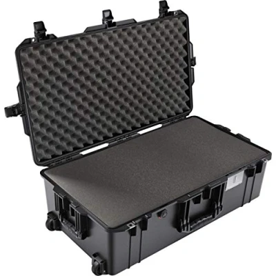 Abbildung von PELI 1615 Air Leichter Schutzkoffer Mit Rollen für Kamera Equipment, Wasser und Staubdicht, 71L Volumen, Schaumstoffeinlage (Anpassbar), Farbe: Schwarz