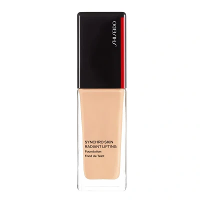 Abbildung von Shiseido Foundation Synchro Skin Radiant Lifting 160 Shell 30 ml