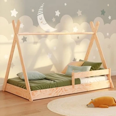 Abbildung von smartwood Tipi F Kinderbett 90x200 mit Lattenrost und Rausfallschutz Montessori Hausbett für Jungen Mädchen Holz Bodenbett 200x90 Naturholz