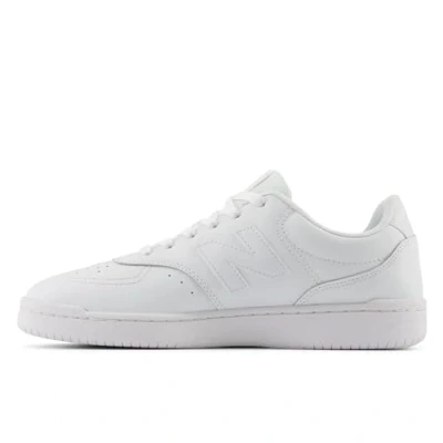Abbildung von New Balance BB80 Sneaker von dem 550 inspiriert