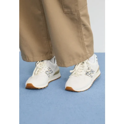 Abbildung von New Balance WL574 Sneaker low, Damen, Größe: 36, Sea salt Leder/synthetik