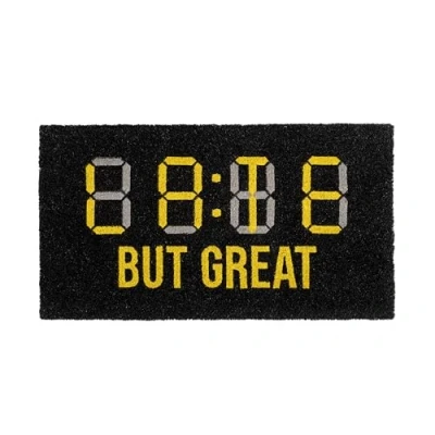 Abbildung von Fisura Originelle Fußmatte „Late but Great“ aus Kokosfaser mit Rutschfester PVC Unterseite. für den Hauseingang. Schwarz gelbe Fußmatte. Handbemalt. Maße: 70 cm x 40
