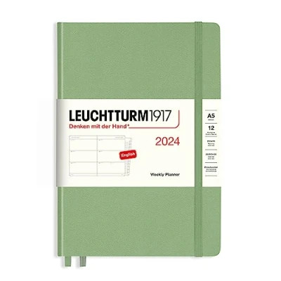 Abbildung von LEUCHTTURM1917 367618 Wochenkalender Medium (A5) 2024, 12 Monate, Salbei, Englisch