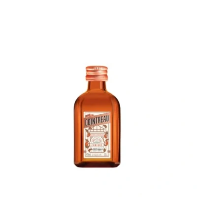 Abbildung von Cointreau Orangenlikör mit 40% vol. (2 x 0,05l) der perfekte Likör für Cocktails aus 100% natürlichen Zutaten Geschenkpackung