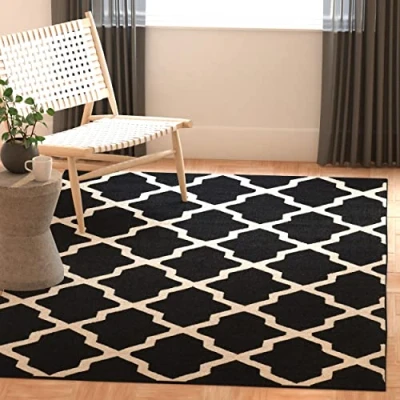Abbildung von SAFAVIEH Geometrisch Teppich für Wohnzimmer, Esszimmer, Schlafzimmer Cambridge Collection, Kurzer Flor, Schwarz und Elfenbein, 91 X 152 cm