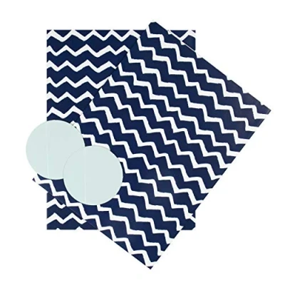 Abbildung von Hallmark Geschenkpapier und Anhänger für jeden Anlass, Zick Zack Design, Blau Weiß, 2 Bögen