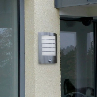 Abbildung von LUTEC LED Außen Wandleuchte SLIM, Bewegungsmelder, fest integriert, Warmweiß, Bewegungsmelder