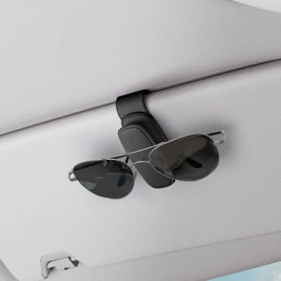 Abbildung von Spigen Brillenhalter für Auto, Silikonclip 2 Stück Sonnebrillenhalter Auto Sonnenblende, Sonnenbrillen Halterung Tesla Model Y/3/S/X, BMW, Benz, VW Accessoires, Visier Zubehör Schwarz