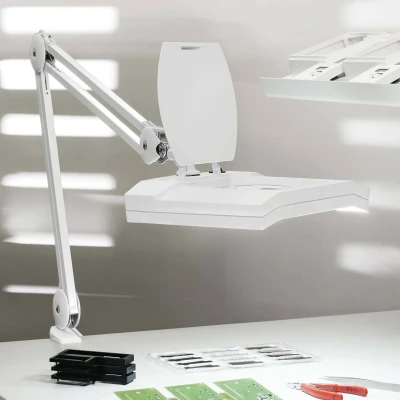 Abbildung von MAUL Lupenleuchte MAULvitrum LED mit Klemmfuß für präzise Arbeiten in Werkstatt, Büro und medizinischen Praxen Tageslichtlampe großer Linse 307 cm² Weiß