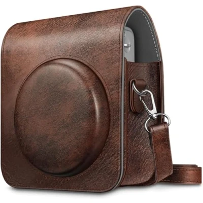 Abbildung von FINTIE Tasche für Fujifilm Instax Mini 90 Neo Classic Sofortbildkamera Premium Schutzhülle Reise Kameratasche Hülle Abdeckung mit abnehmbaren Riemen, Braun