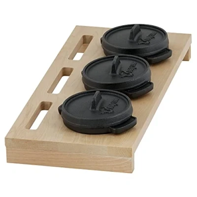 Abbildung von BBQ Toro Serviertopf Mini Dutch Oven Set mit Holzunterlage, 3 x Ø 11 cm, Gusseis, Gusseisen (Set)