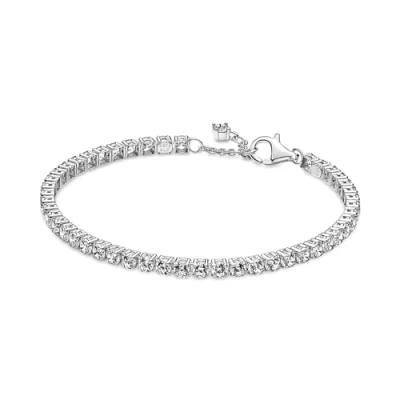 Abbildung von PANDORA Moments Funkelndes Tennisarmband mit Karabiner verschluss in Sterling Silber, kompatibel Ringen aus der Kollektion, Größe: 20cm