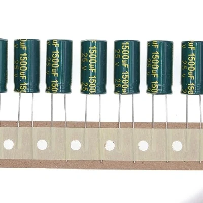 Abbildung von 50 Stück 25V 1500UF Steckbarer Aluminium Elektrolytkondensator 10x20 10 * 20mm
