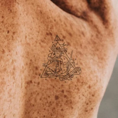 Abbildung von Harry Potter Heiligtümer des Todes Groß Tattoo