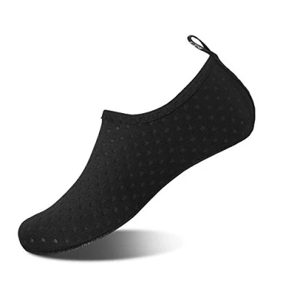Abbildung von IceUnicorn Badeschuhe Schwimmschuhe Damen Herren Aquaschuhe Strandschuhe Surfschuhe Wasserschuhe für Sommer Beach Pool Yoga(Quadrat Schwarz, 42/43EU)