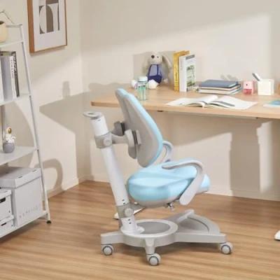 Abbildung von [en.casa] Kinderschreibtischstuhl Partille mit Rollen Kinder Drehstuhl höhenverstellbar Hellblau ergonomisch Kinderstuhl mitwachsend 99 x 55 76 cm