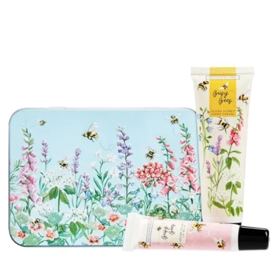 Abbildung von Heathcote &amp; Ivory Busy Bees Hand und Lippendose, 50 ml Handcreme 10 Lippenbalsam, angereichert mit ätherischen Ölen, tierversuchsfrei vegan, reisefreundliche Größen