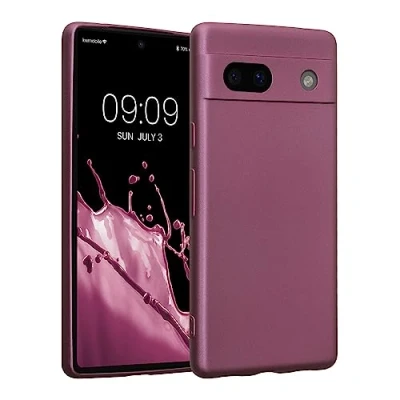 Abbildung von kwmobile Handyhülle kompatibel mit Google Pixel 7a Hülle weiche Silikon Case metallisch schimmernd in Metallic Lavendel