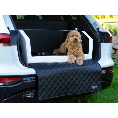 Abbildung von CopcoPet Travel Bed Hundebett für Kofferraum 100x70x38cm Kunstleder Kofferraumschutz Hund wasserabweisend &amp; Kratzfest Auto Anschnallsystem Schutzdecke Reisebett Schwarz/Weiß