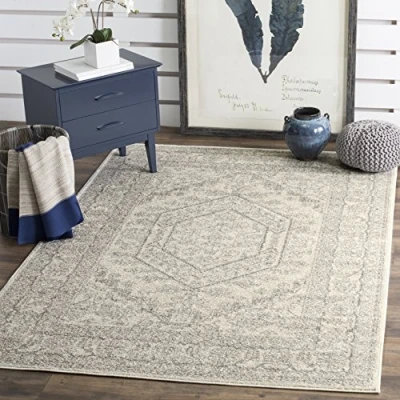 Abbildung von SAFAVIEH Traditionell Teppich für Wohnzimmer, Esszimmer, Schlafzimmer Adirondack Collection, Kurzer Flor, Elfenbein und Silber, 91 X 152 cm