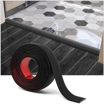Abbildung von Art3d Selbstklebender Vinylbodenübergangsstreifen Laminatbodenstreifen flacher Bodentrennstreifen zum Verbinden von Bodenlücken Teppichschwellenübergang Fliesenboden 304x4x0,3cm schwarz
