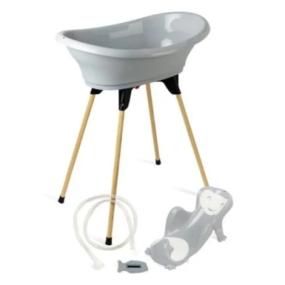 Abbildung von THERMOBABY Babybadewannen Set Vasco Badewanne, Holzbein &amp; Abflussschlauch Patentierte Innovation Zusammenklappbar Stabil Kann eine Babyliege aufnehmen Grau Charme