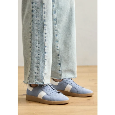 Abbildung von Geox Meleda Sneaker low, Damen, Größe: 38, Light blue/white Schuhe
